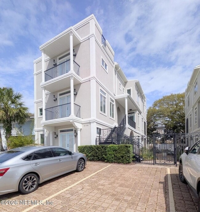 Building Photo - 361 Ahern St