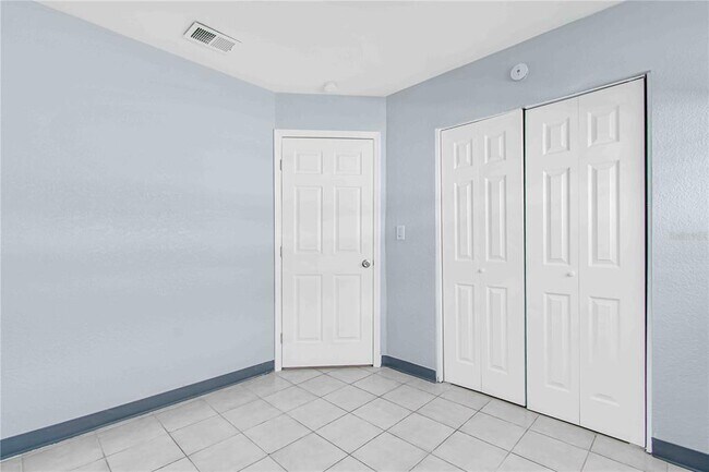 Building Photo - 140 112th Ave N