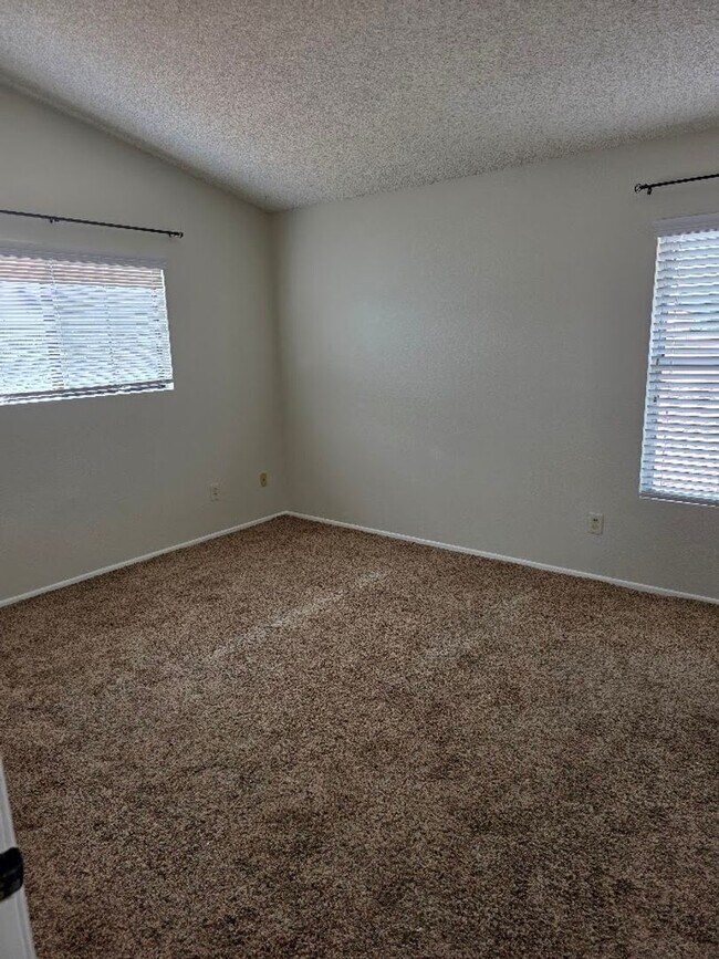 Building Photo - Temecula 3 Bedroom Home with Large Yard!