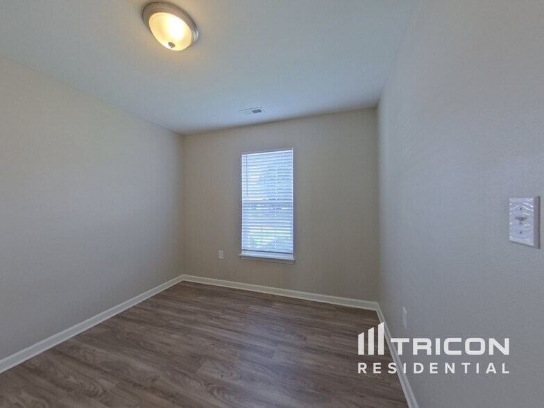 Building Photo - 9116 White Aspen Pl