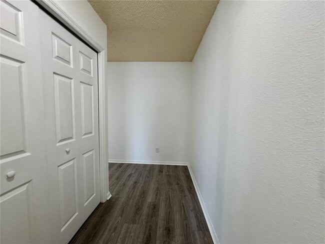 Building Photo - 12644 Somerset Oaks St
