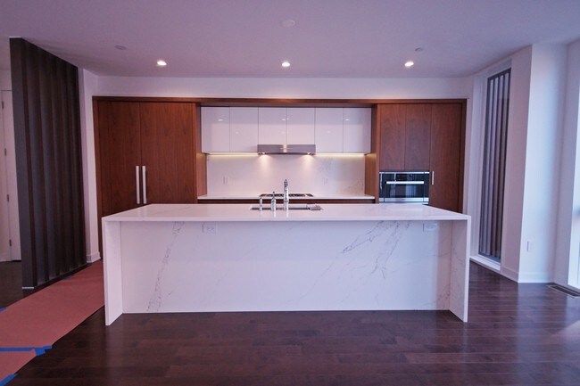 Building Photo - 5 Washington Pl