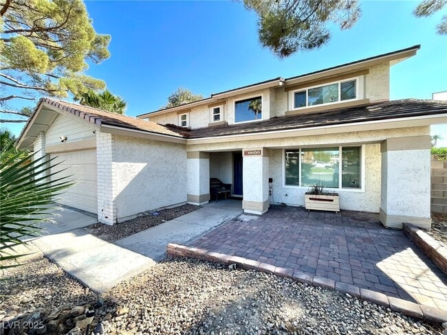 Building Photo - 2246 Windsor Dr