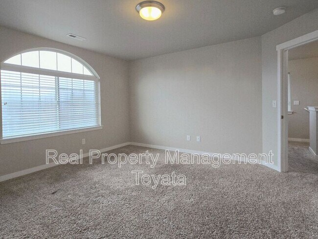 Building Photo - 4746 Hadley St