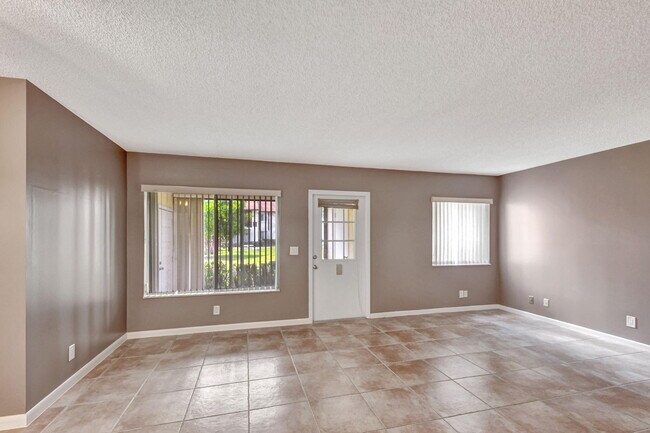 Building Photo - 3531 Tall Pine Way
