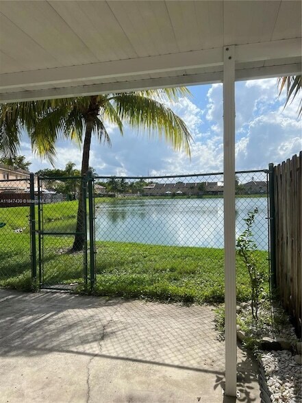 Building Photo - 17798 SW 139th Ct