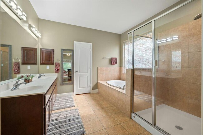 Building Photo - 10900 Sky Rock Dr