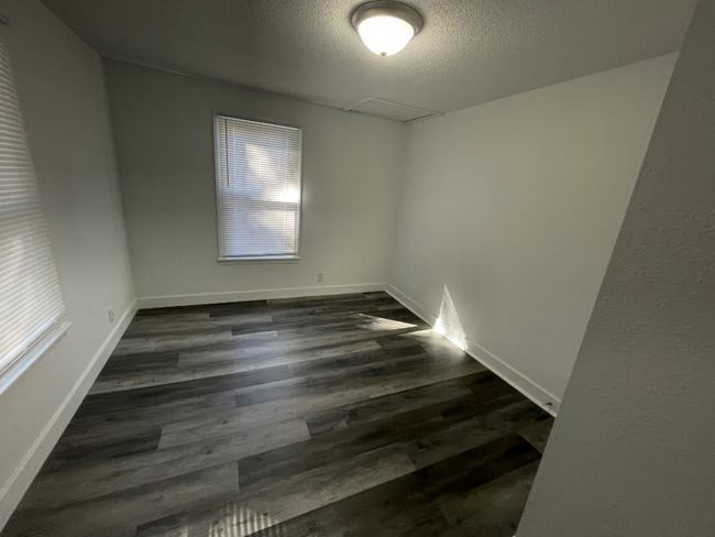 Building Photo - NO APPLICATION FEE!!!!!!!!!!!!!!!!!!! Sect...