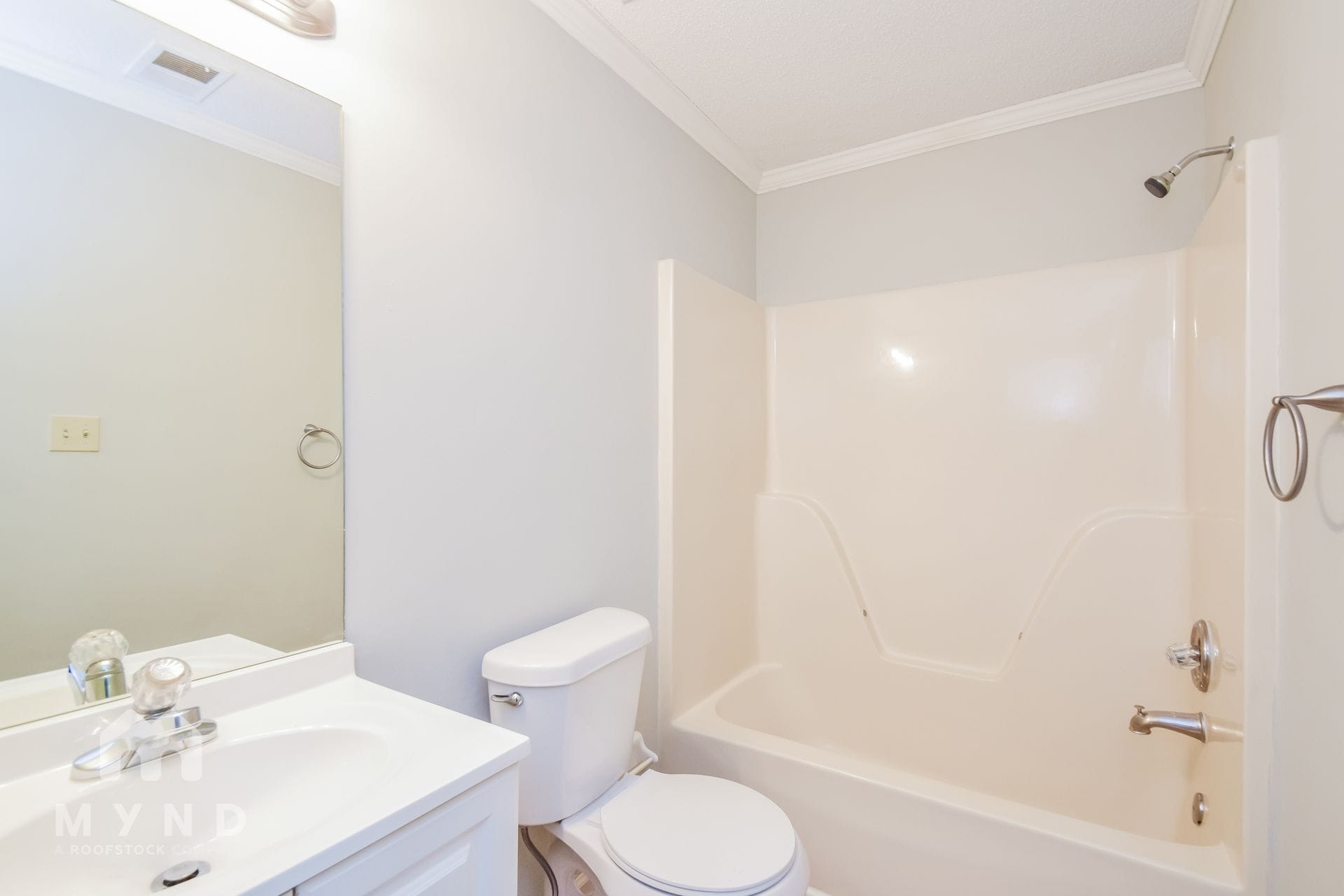 Building Photo - 6354 Amanda Oaks Cir N
