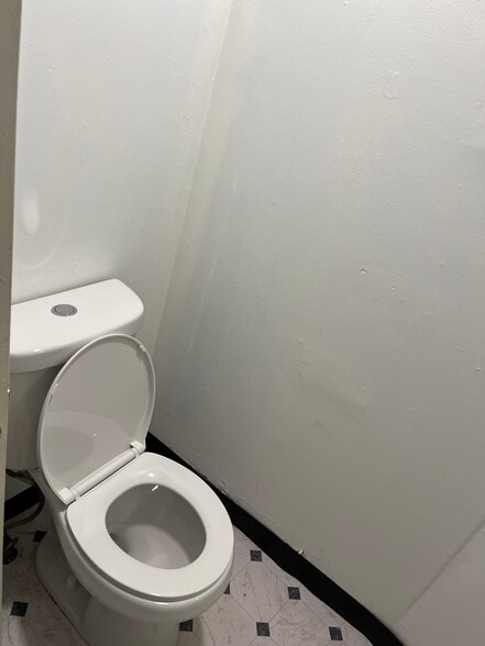 Building Photo - 617 Maryland Ave E