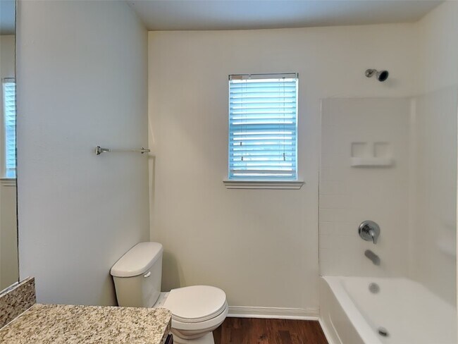 Building Photo - 3903 Hawthorn Glen Ct