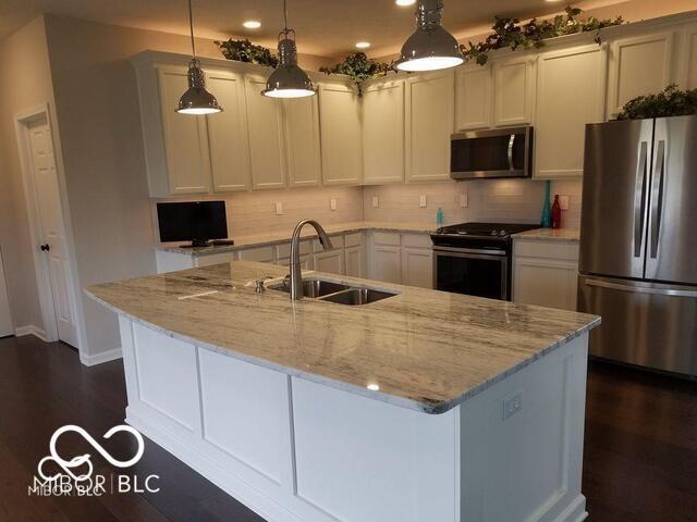 Building Photo - 2078 Seneca Ln