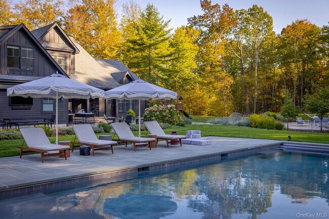 Building Photo - 46 Will Tremper Dr