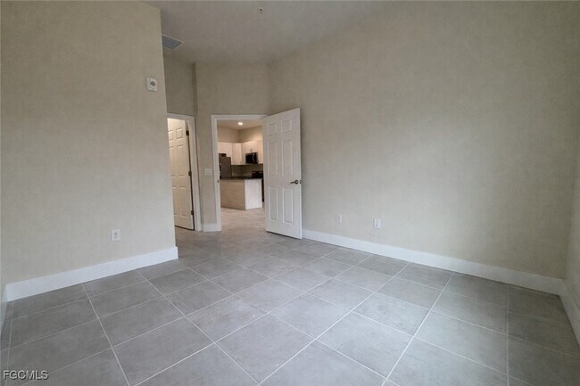 Building Photo - 3303 SW 8th Pl