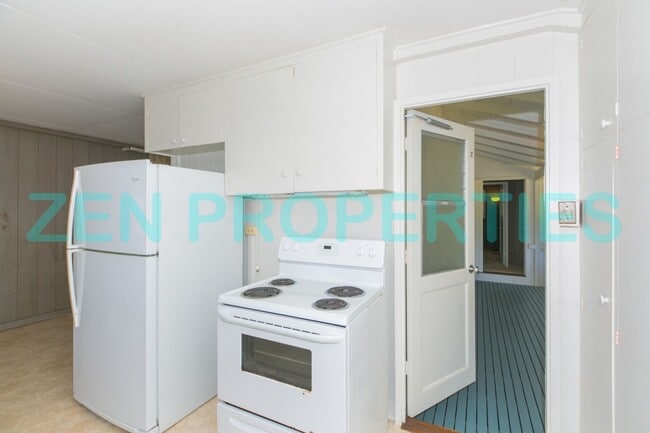 Building Photo - a 3 bdrm, 1 bath home for rent in Niu Valley
