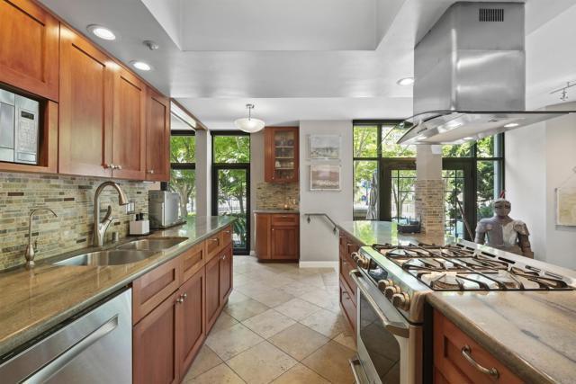 Building Photo - 500 W Harbor Dr