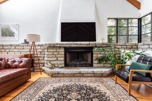 Building Photo - 14818 Round Valley Dr