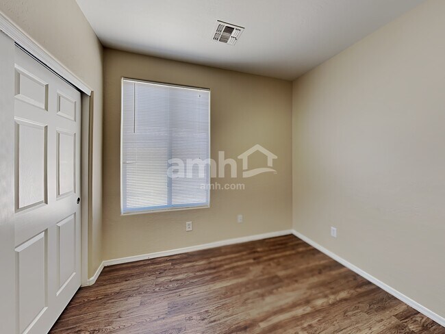 Building Photo - 10146 W Cordes Rd