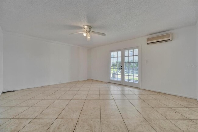 Building Photo - 745 Pinellas Bayway S