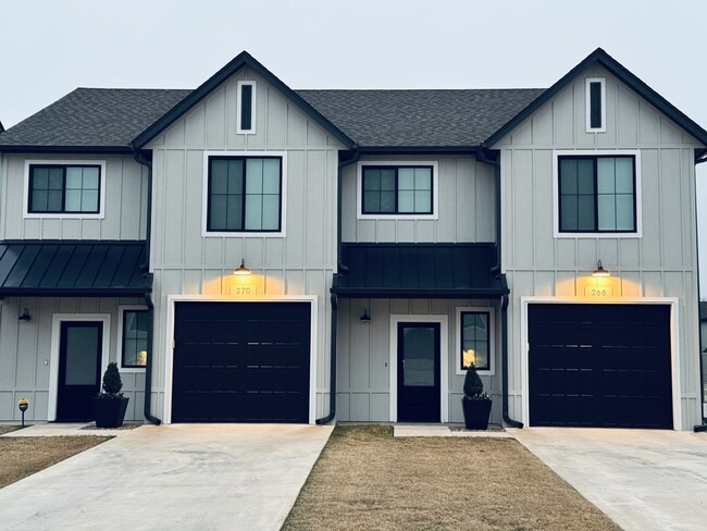 Primary Photo - 1745 E Rex Rd