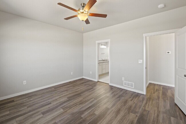 Building Photo - 5255 Big Johnson Dr