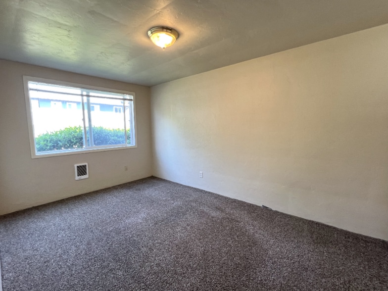 Building Photo - 810 NW 23rd St