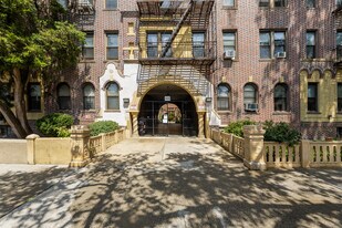 Building Photo - 555 Ovington Ave