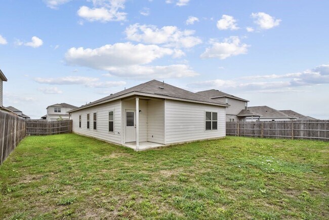 Building Photo - 708 Red Barn Bnd
