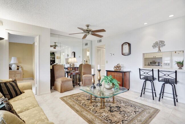 Building Photo - 330 SE 20th Ave