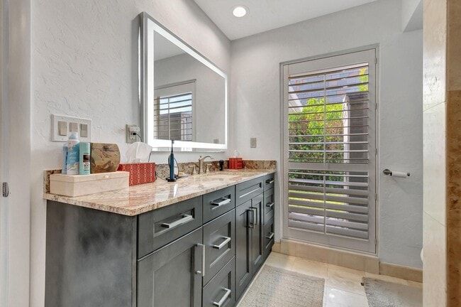 Building Photo - 4450 NE 23rd Ave