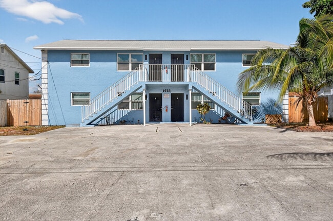 Building Photo - 1618 W 26th Ct