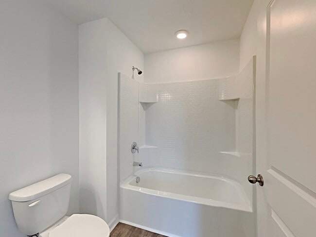 Building Photo - 703 Madison Dr