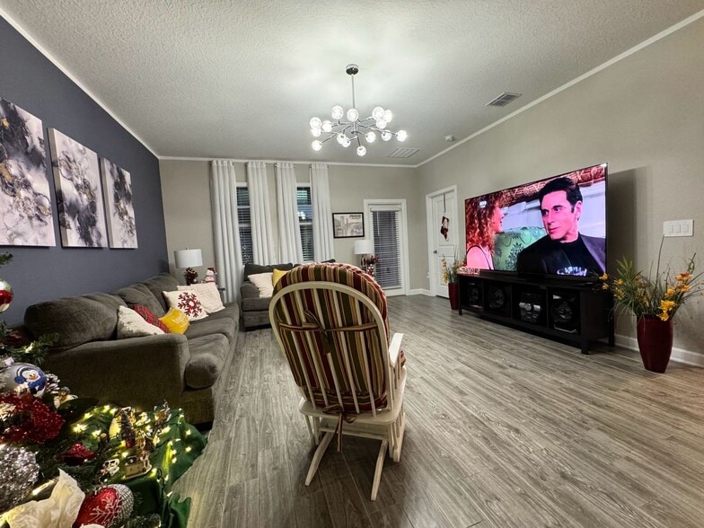 Building Photo - 1775 Good Neighbor Loop