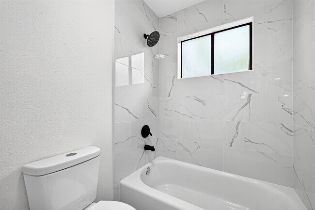 Building Photo - 10726 Buffalo Bend Dr