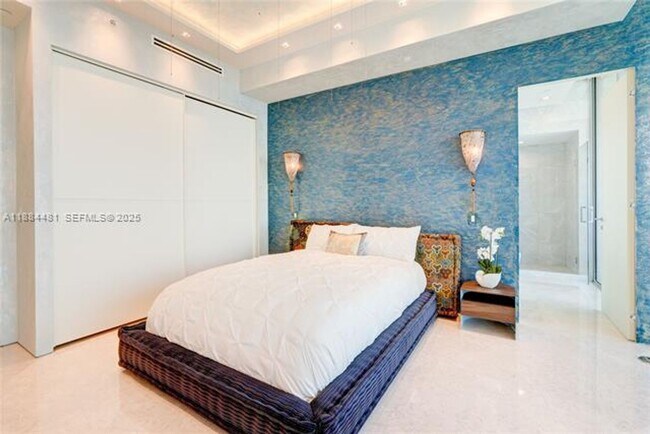 Building Photo - 18501 Collins Ave