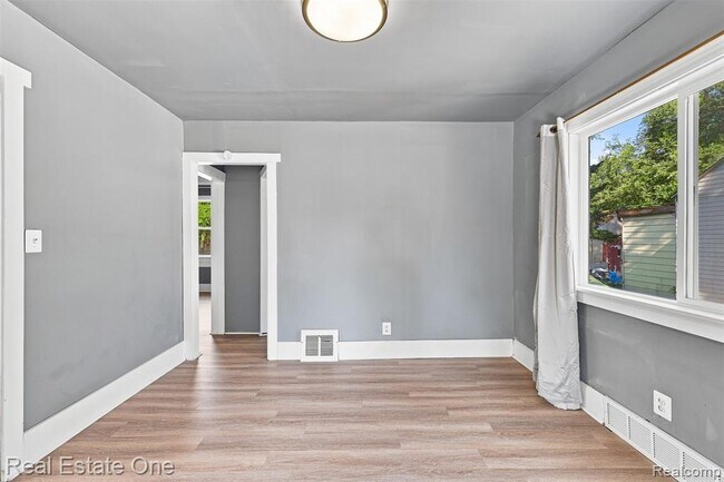 Building Photo - 15401 Littlefield St