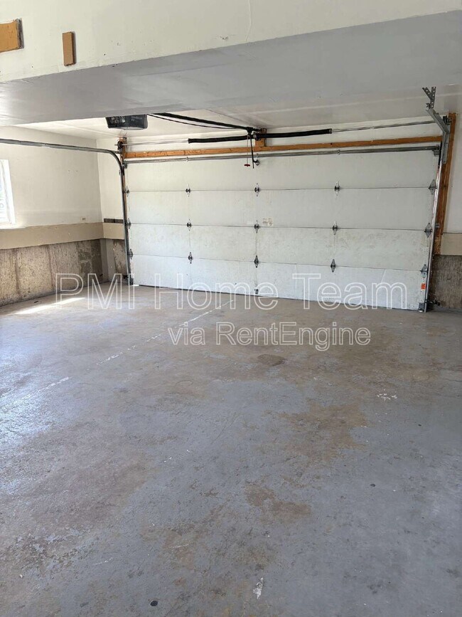 Building Photo - 4440 S 2750 W