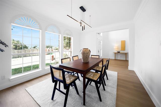 Building Photo - 7505 Larchmont Dr