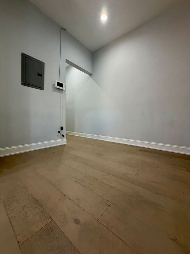 Building Photo - 1247 Snyder Ave