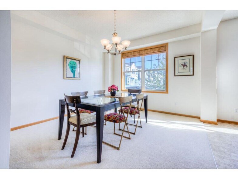 Building Photo - 1683 Village Trail E #4