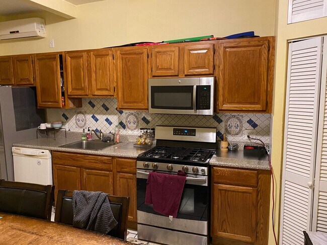 Building Photo - 32 Duer Pl