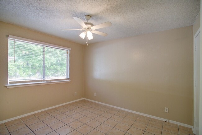 Building Photo - N. Cooper Duplex