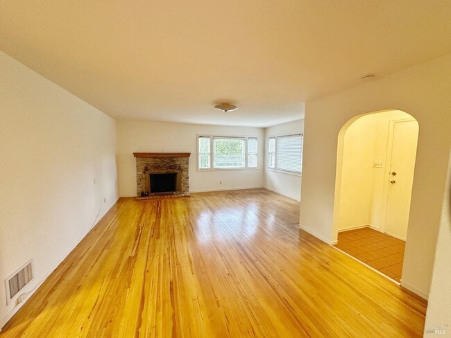 Building Photo - 250 Edgewood Ave