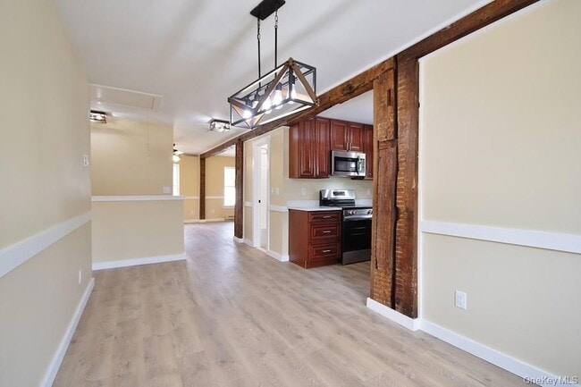 Building Photo - 162 Rockland Rd