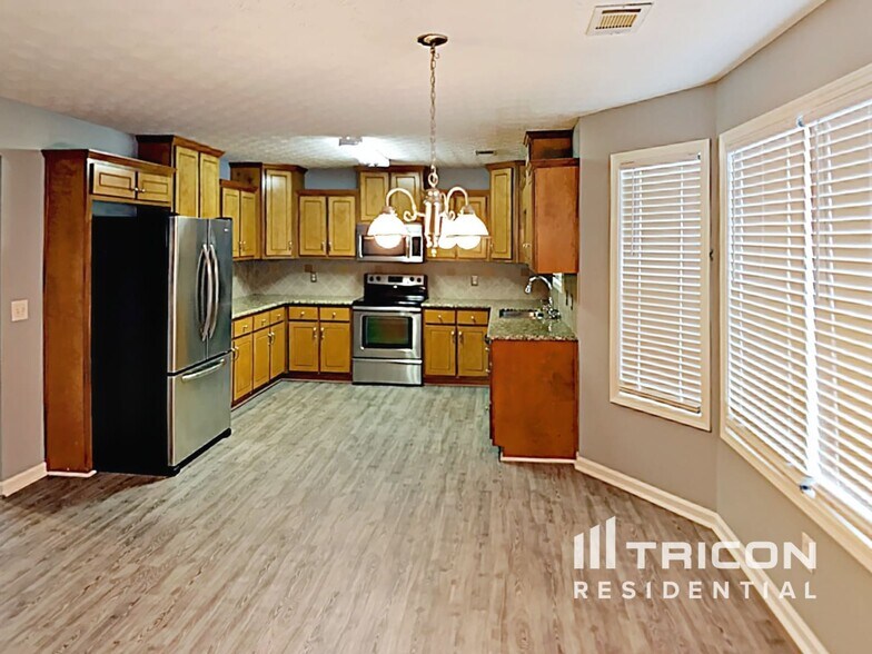 Building Photo - 140 Oak Meadows Dr