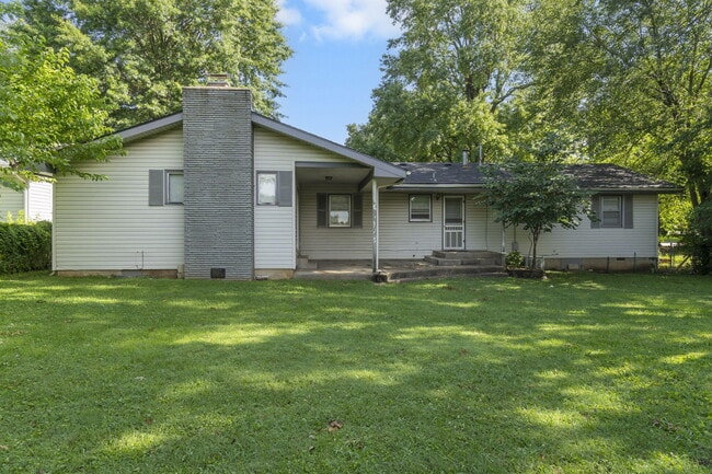 Building Photo - 938 E Lindberg St