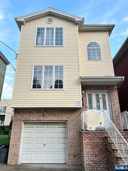 Building Photo - 41 Cleveland Ave