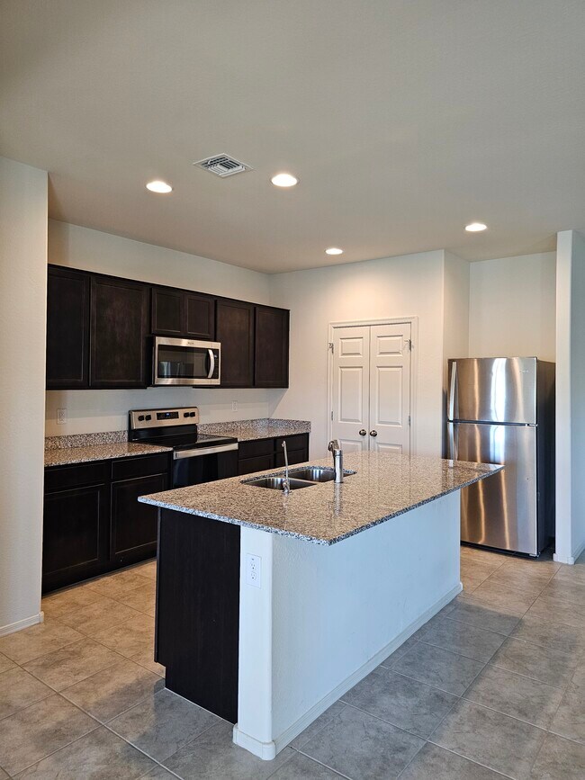 Building Photo - 24388 W Verlea Dr