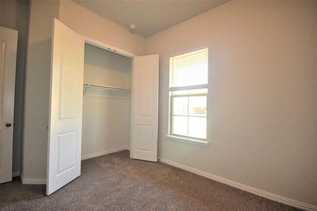 Building Photo - LOVELY FRISCO HOME IN GREAT NEIGHBORHOOD