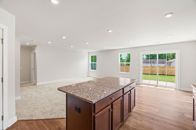 Building Photo - Beautiful White House Home | Granite Counters, Gas Range & One-Level Living